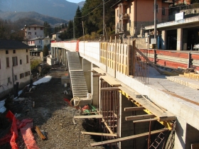 Progetto di allargamento in viadotto di una strada di fondo valle - DCRPROGETTI